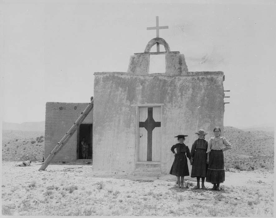 Children-at-Church-Alamo-National-Forest-1908.jpg